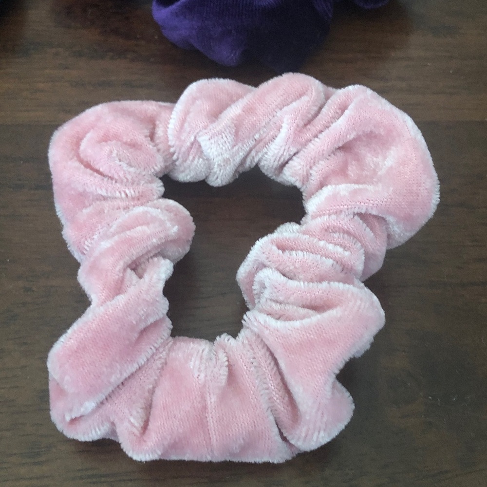 🎉 Women’s Velvet Hair Scrunchie Set - Picture 5 of 7